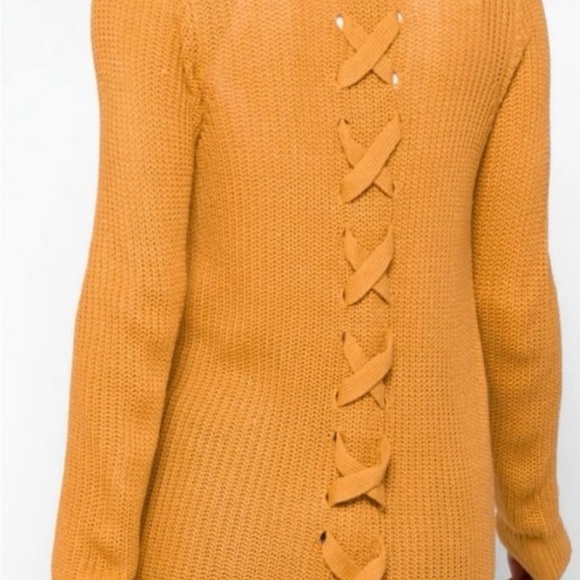 PINQUE Jamelya Back Detail Cardigan - Picture 2 of 4